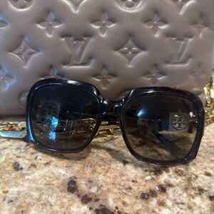 Tory Burch Sunglasses 😎